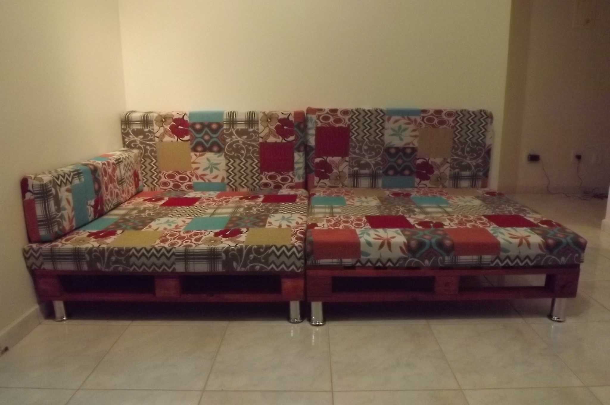 sofá de pallet barato e sustentável