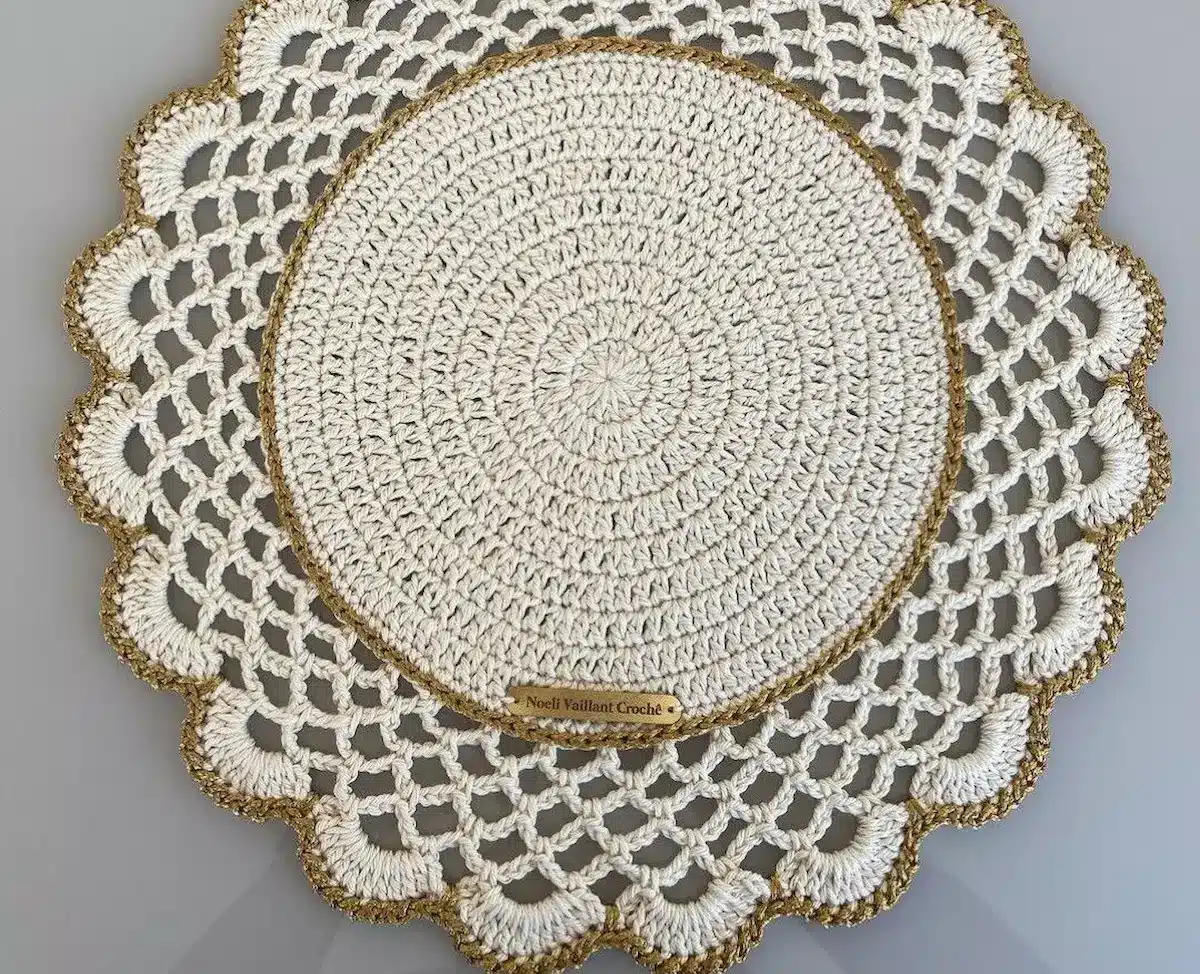 Sousplat de Crochê Luxo: Dicas para Usar Fio Dourado na Decoração