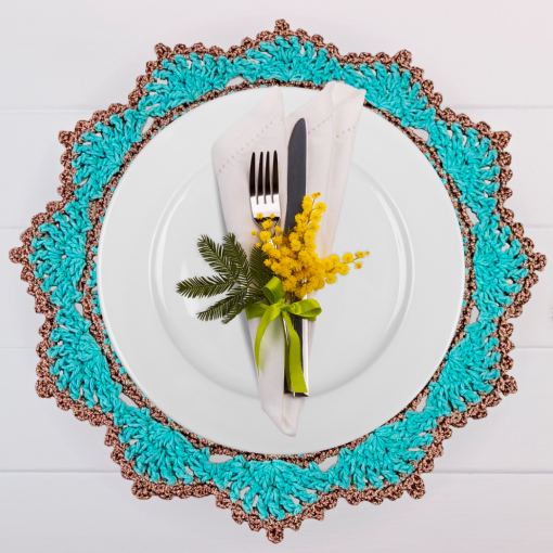 Onde encontrar os melhores sousplats de cristal e prata para sua mesa