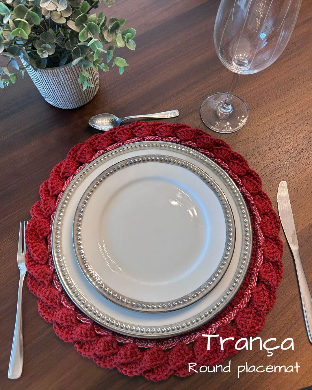 Decoração de Mesa com Sousplats: Tendências para Casamentos e Eventos Corporativos