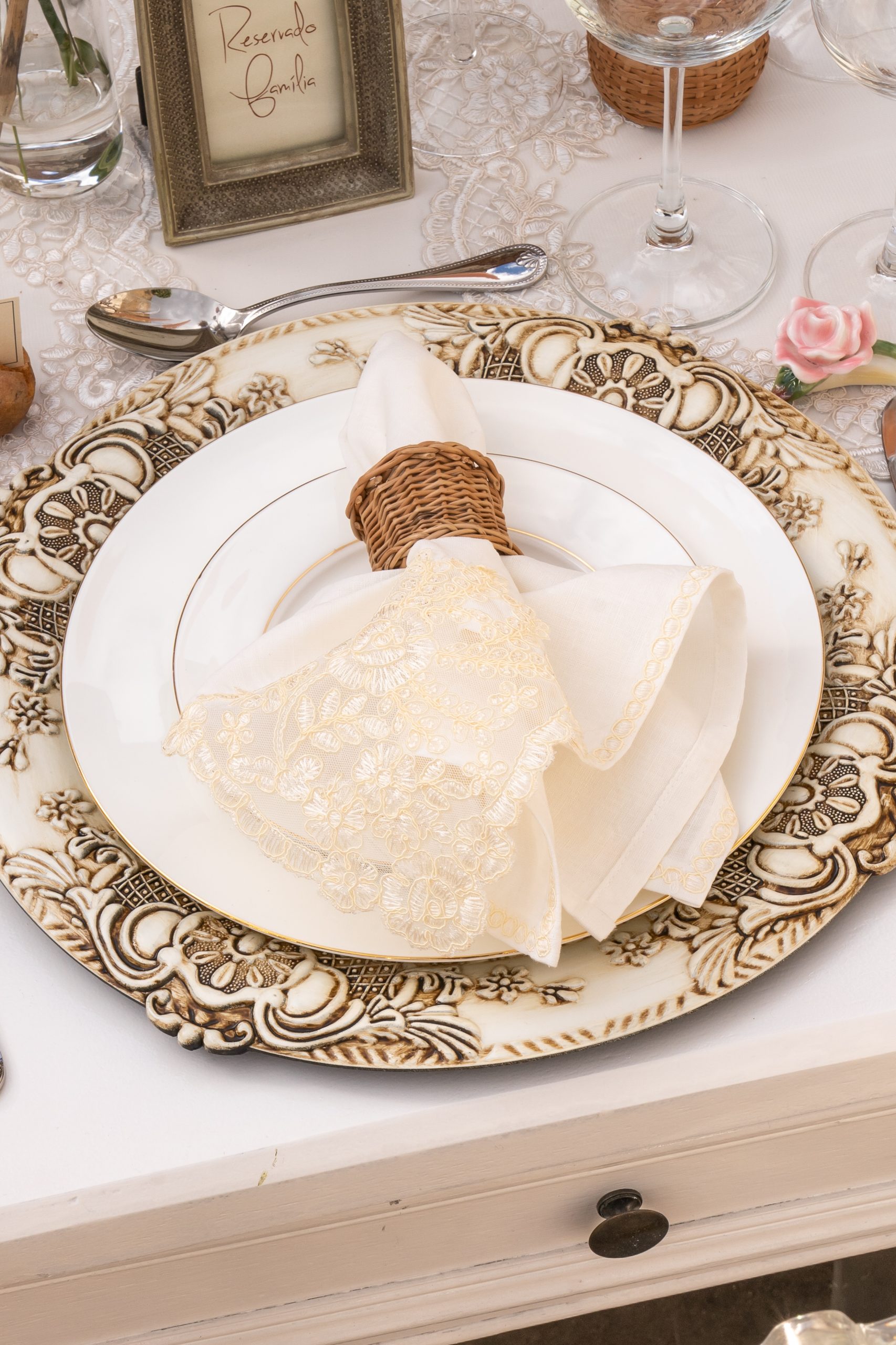 Capa de Sousplat: A Solução Econômica e Versátil para Buffets