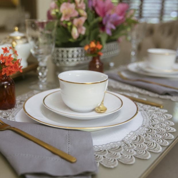 Decoração de Mesa com Sousplats: Tendências para Casamentos e Eventos Corporativos