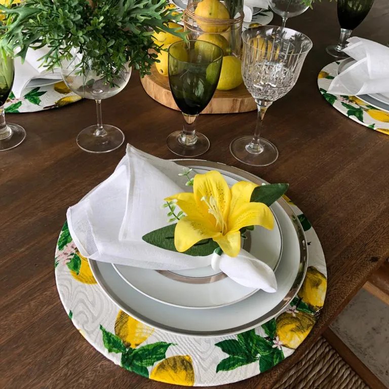 Tendências de Sousplats para Decoração de Mesas Postas em Eventos