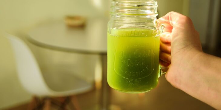 como melhorar a pele com sucos detox