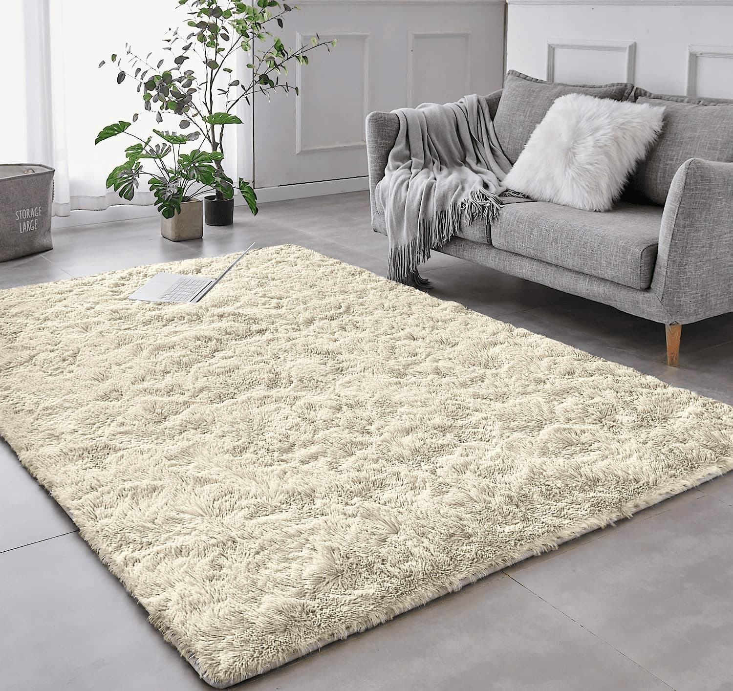 tapetes para salas pequenas: cores e estilos que ampliam o ambiente