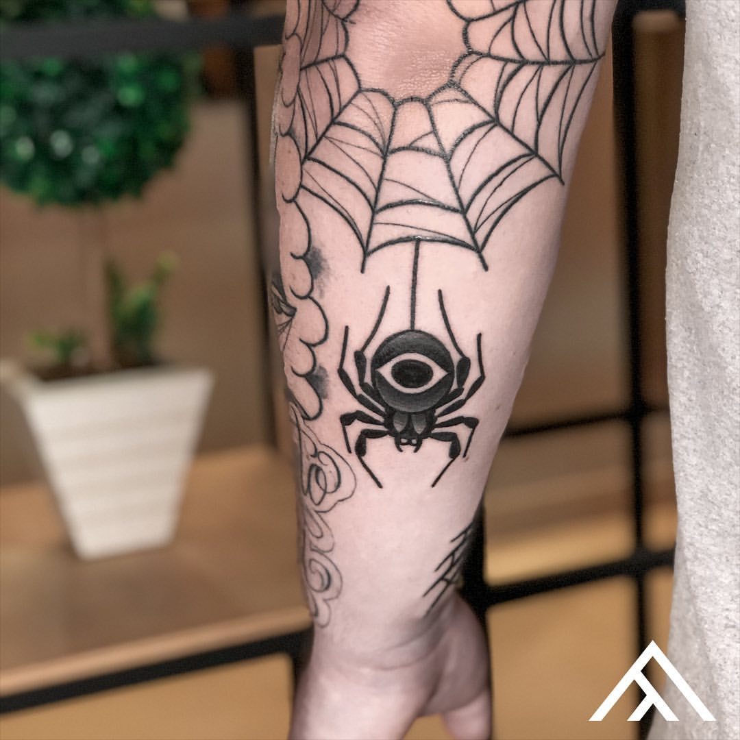 Tatuagem de Aranha no Crime: Entenda as Conotações e Riscos