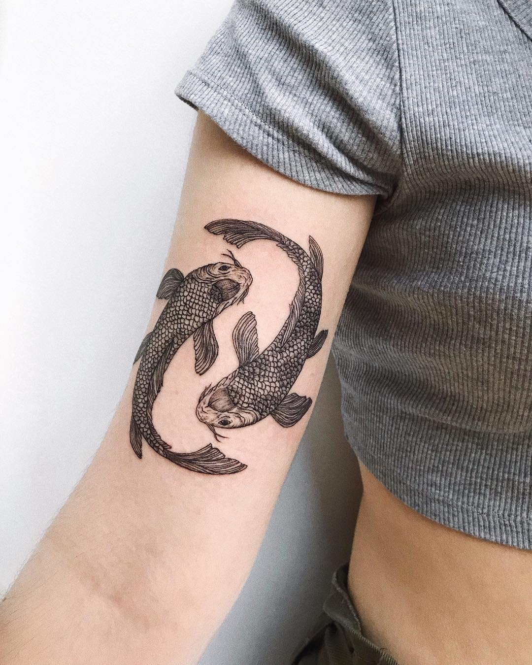 Escolhendo sua Tatuagem de Carpa: O que Cada Detalhe Revela?