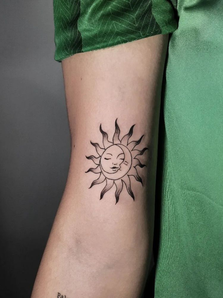 10 Ideias Criativas para Tatuagem de Sol Minimalista