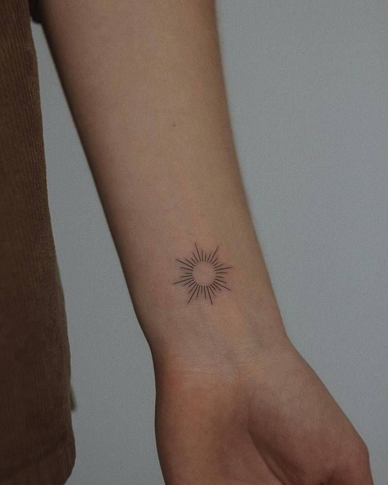 O Simbolismo do Sol em Diferentes Culturas e Estilos de Tatuagem