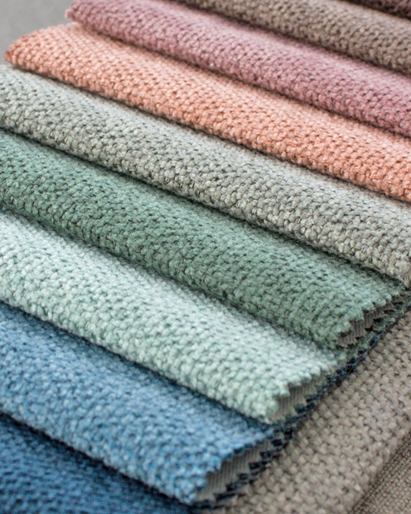 Tendências de Cores e Texturas para Poltronas em 2026