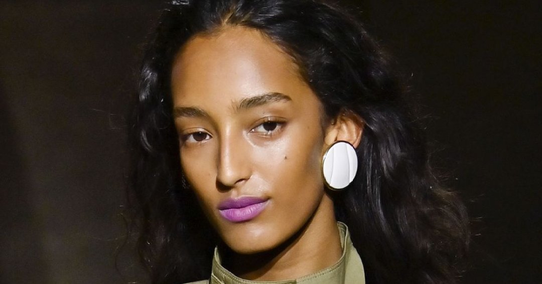 tendência batom rosa 2025