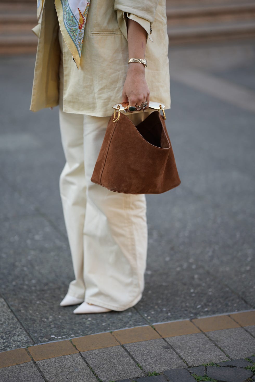 Como Combinar Bolsas com Estampas de Animais em 2025