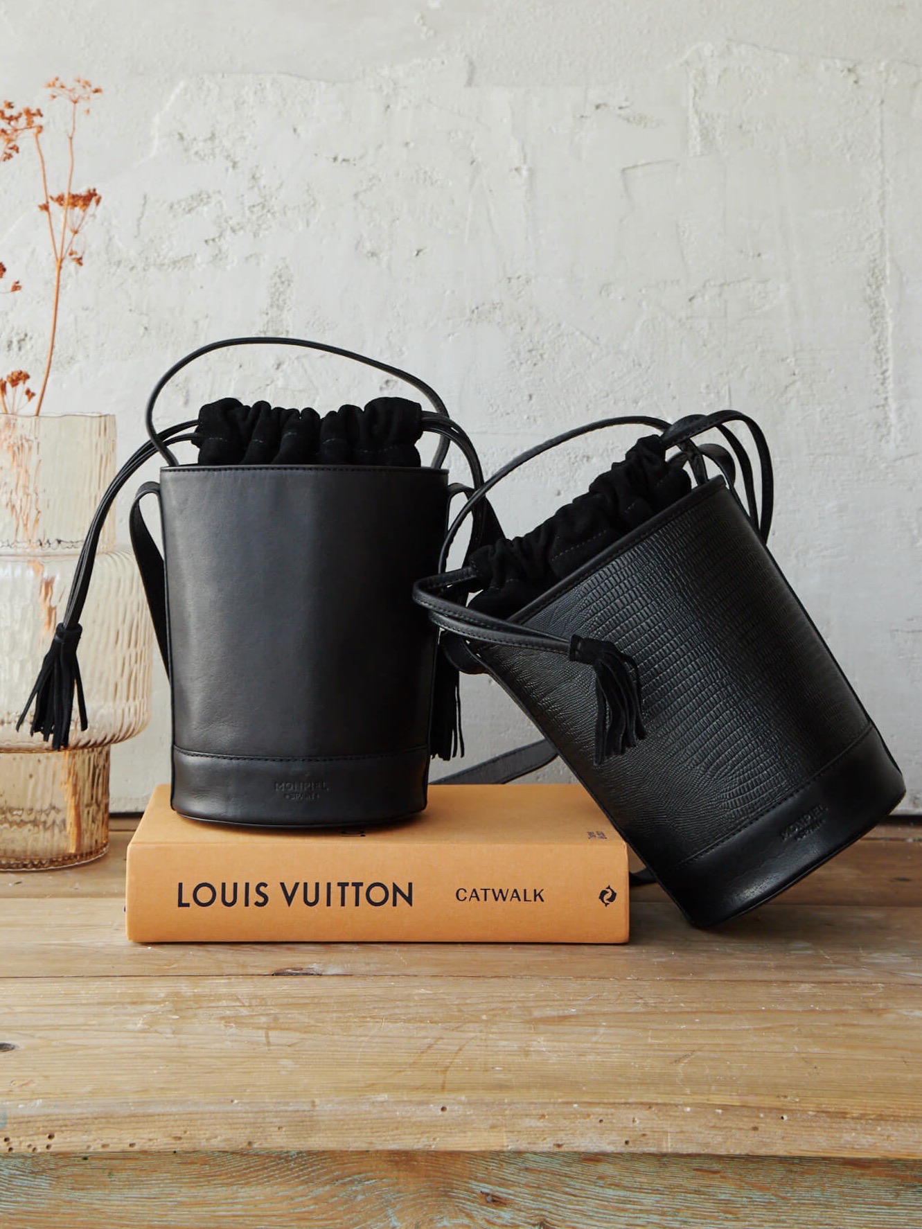 Materiais de Bolsas 2025: Do Artesanal ao Luxo da Camurça