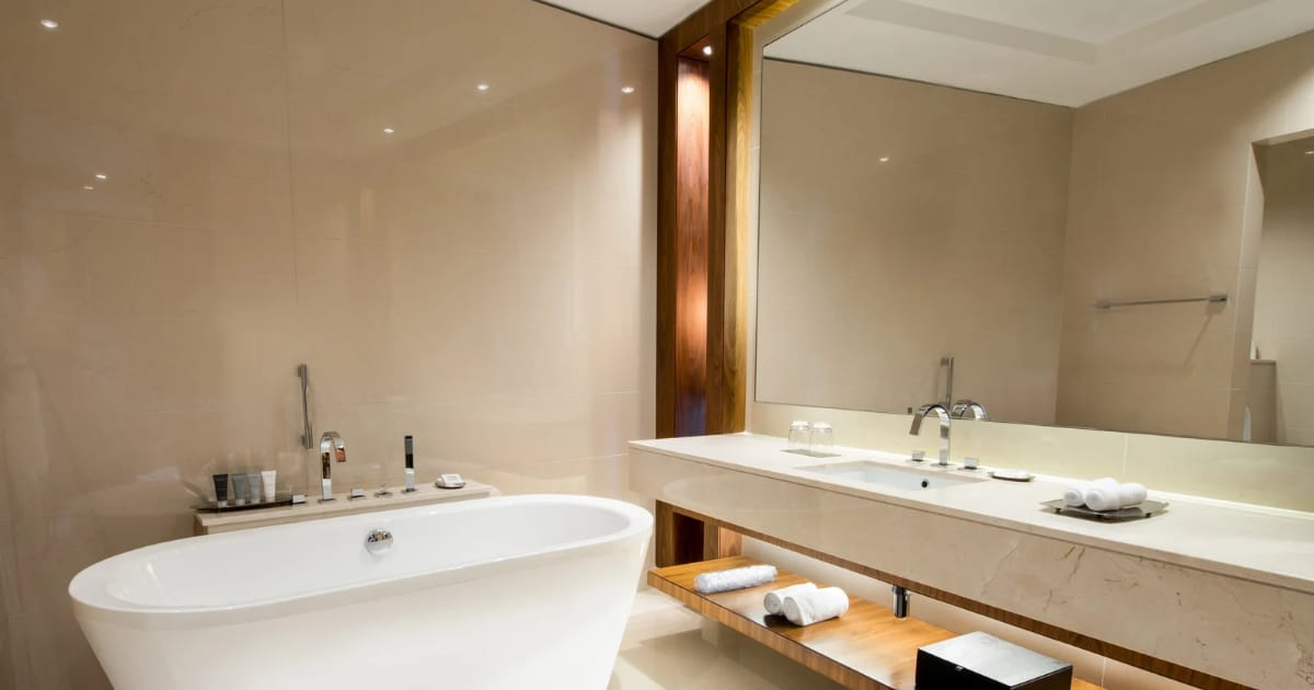 Como aplicar tinta epóxi em azulejos de banheiro