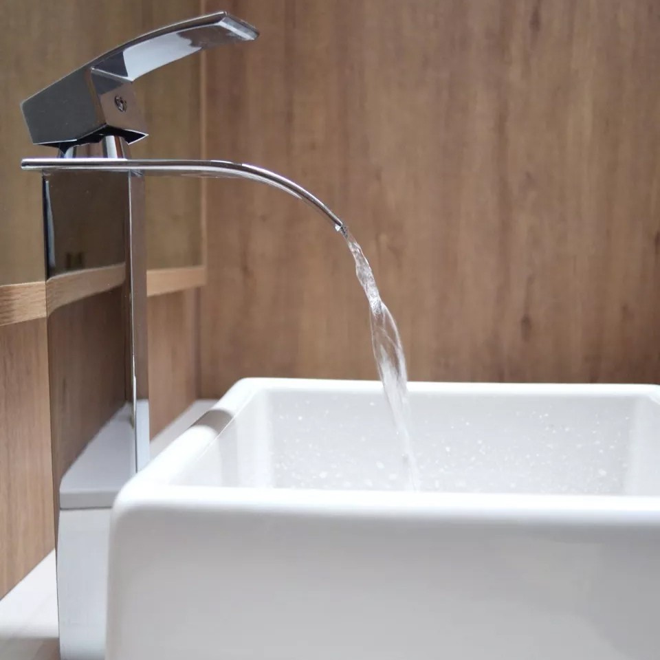 Como escolher a torneira cascata ideal para seu banheiro