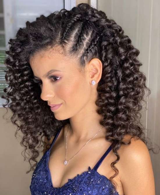 Tranças Nagô e Cascata: Ideias para Valorizar o Volume Natural