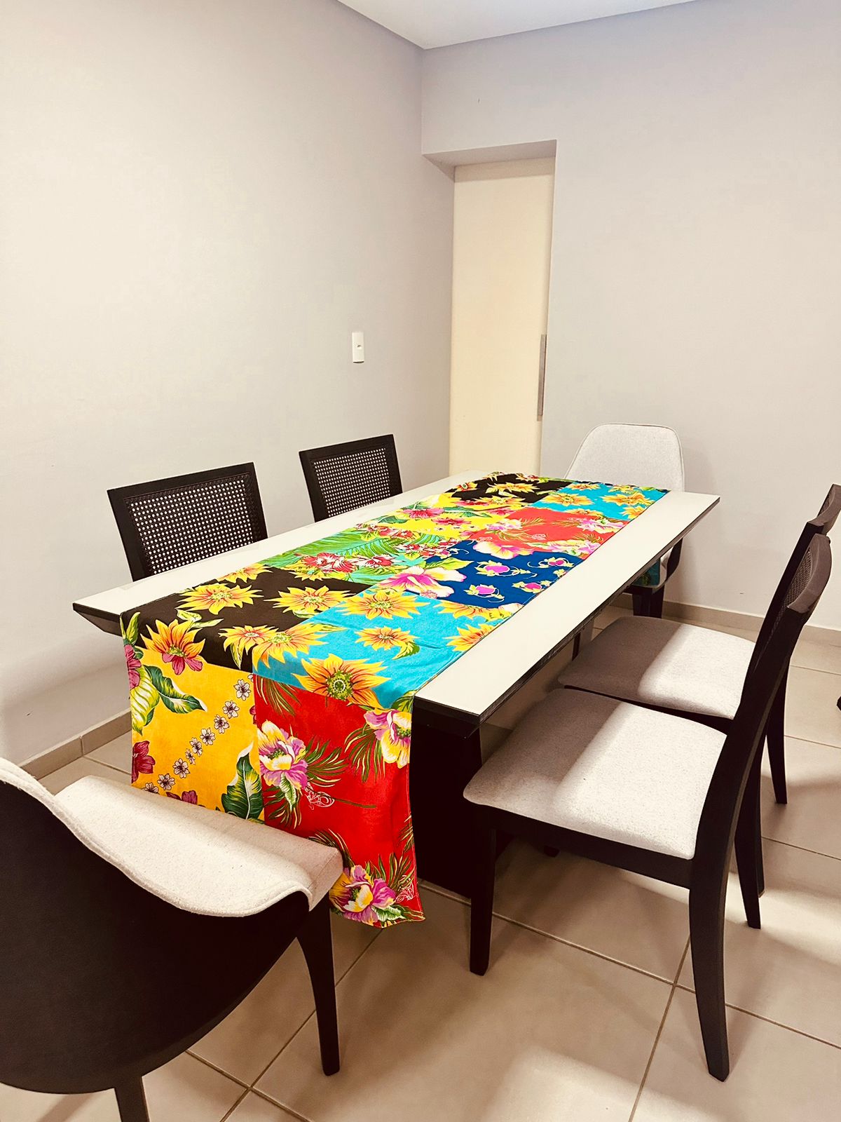 Os Melhores Tecidos para Patchwork: Escolha o Ideal para Seu Trilho de Mesa