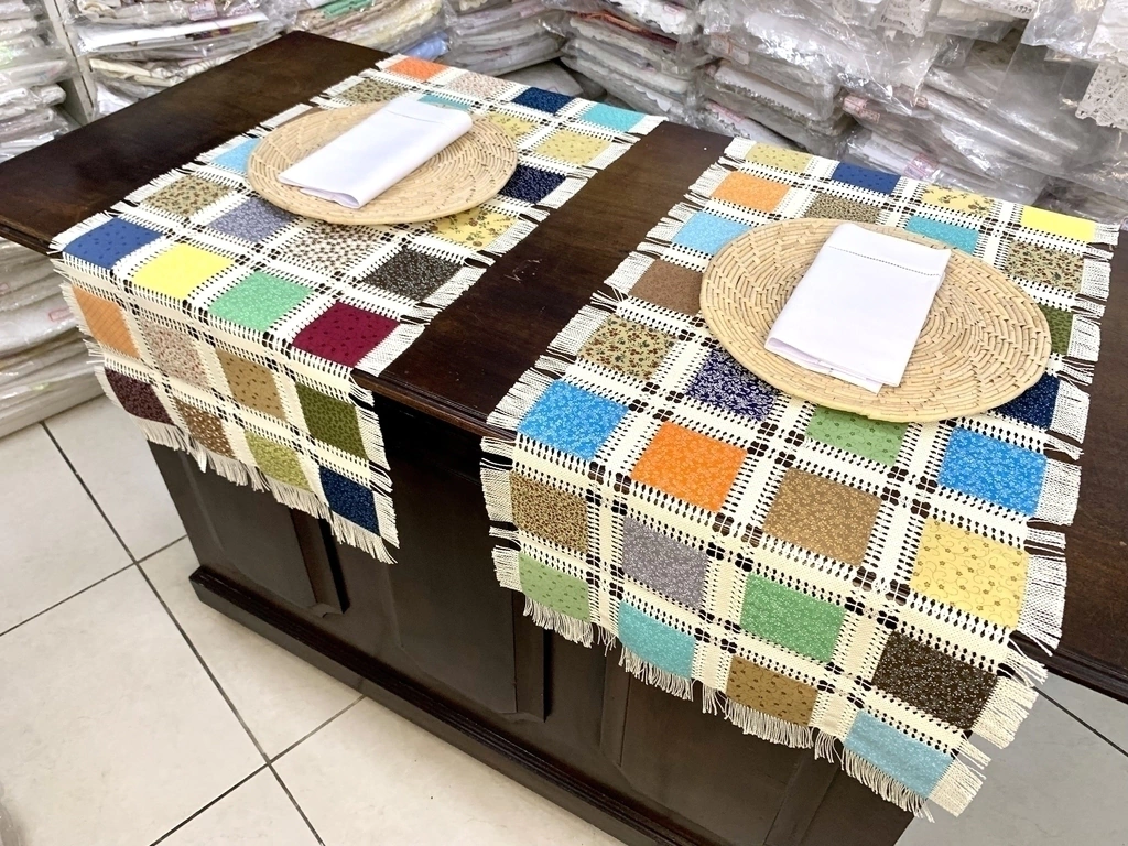 Os Melhores Tecidos para Patchwork: Escolha o Ideal para Seu Trilho de Mesa