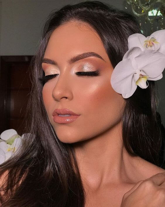 Como escolher a base ideal para pele madura