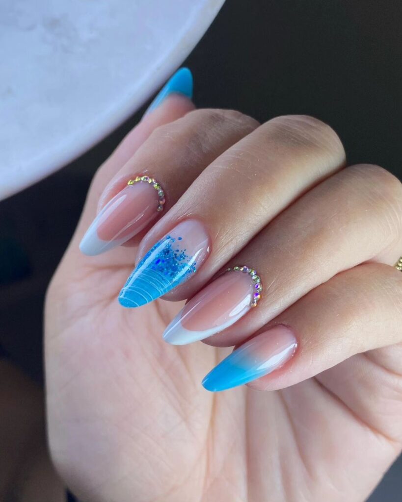 Azul turquesa: A cor que vai bombar no seu próximo manicure