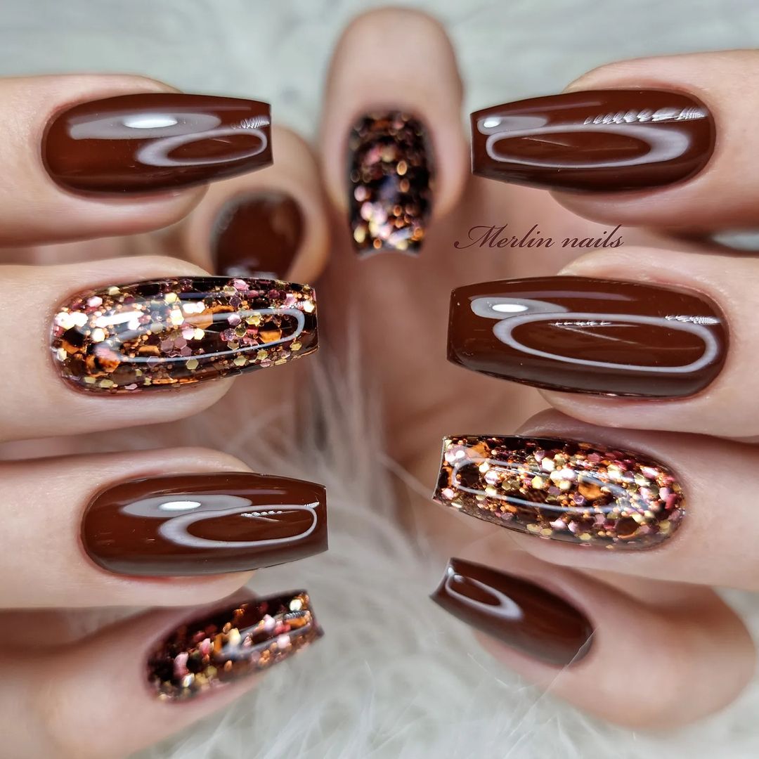 Guia Completo: Cores de Esmalte que Combinam com Coffee Nails