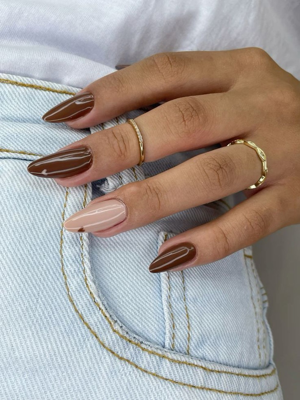 Inspirações de Nail Art com Grãos e Xícaras para Amantes de Café