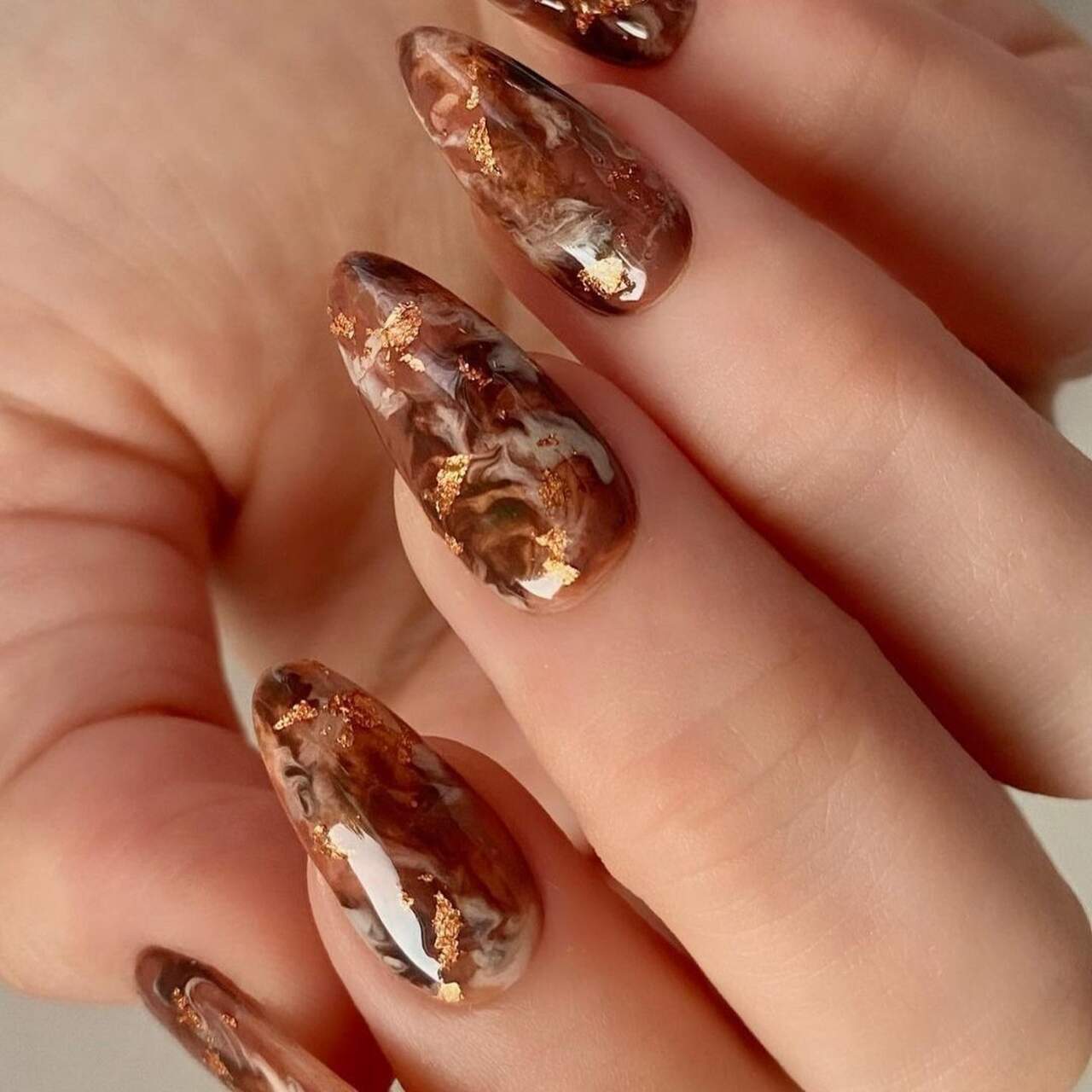 Como Fazer o Degradê Perfeito de Coffee Nails em Casa
