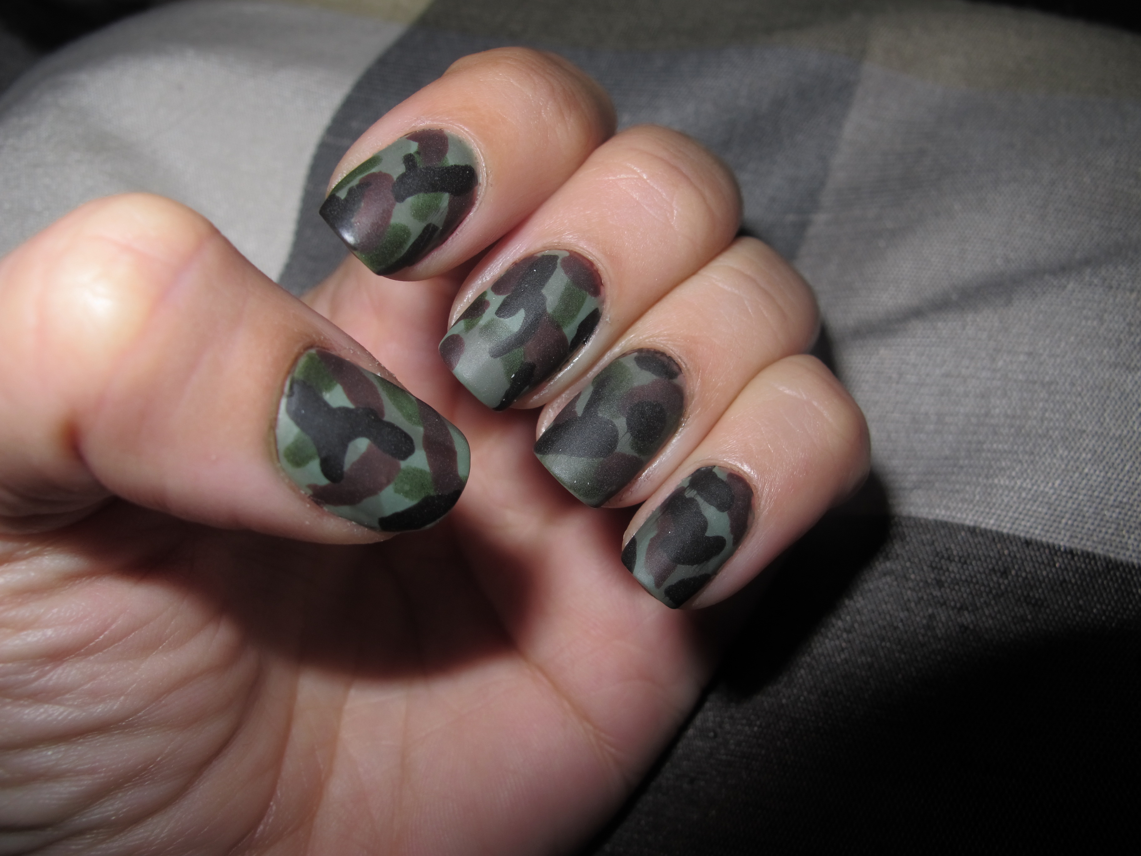 Inspirações de Unhas Camufladas para Cada Estilo e Ocasião
