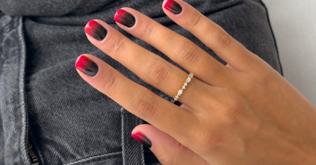 desenho de teia de aranha em unha halloween passo a passo