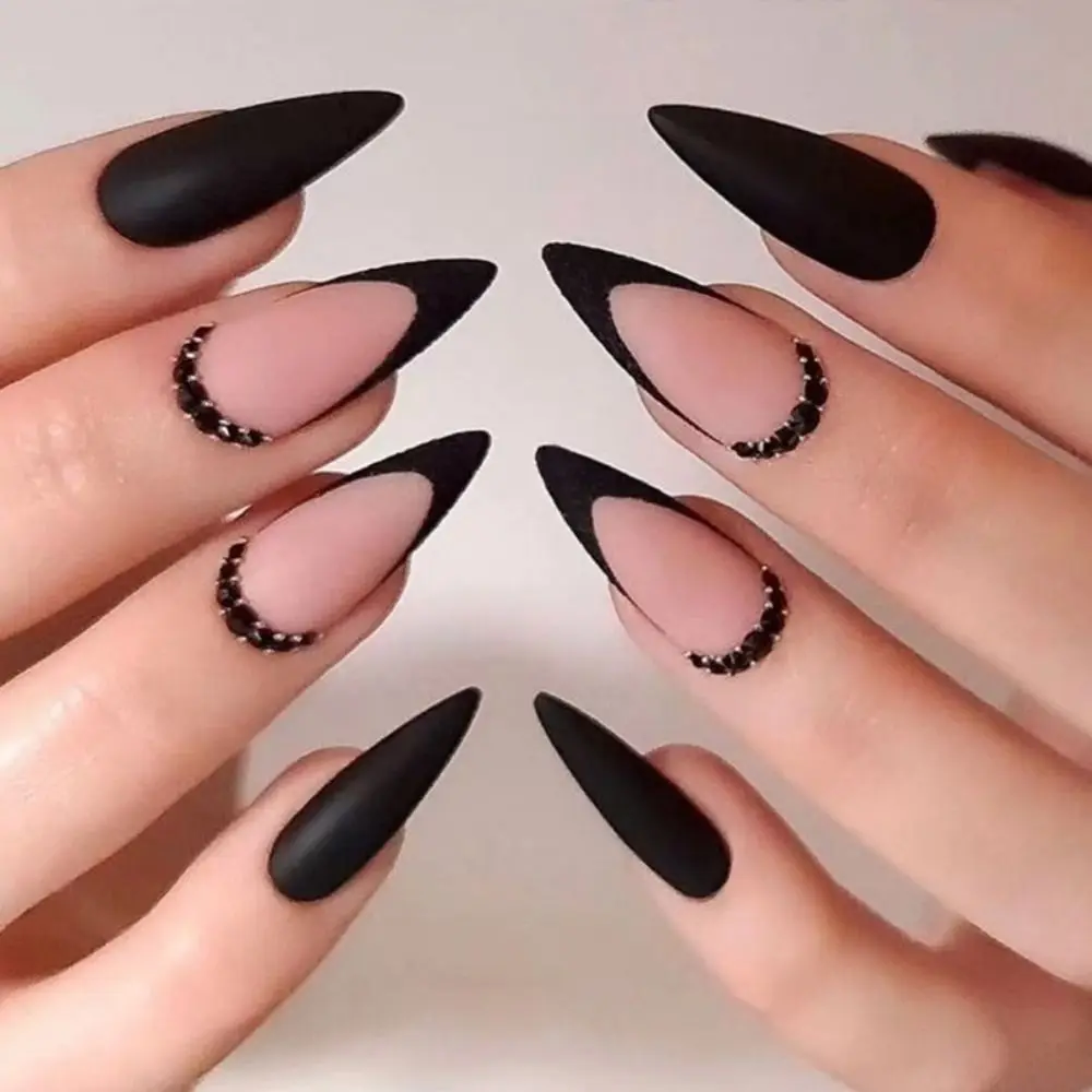 Tutoriais de unhas pretas decoradas para iniciantes