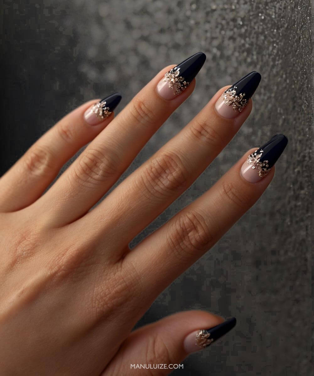 Unhas pretas minimalistas: elegância em detalhes