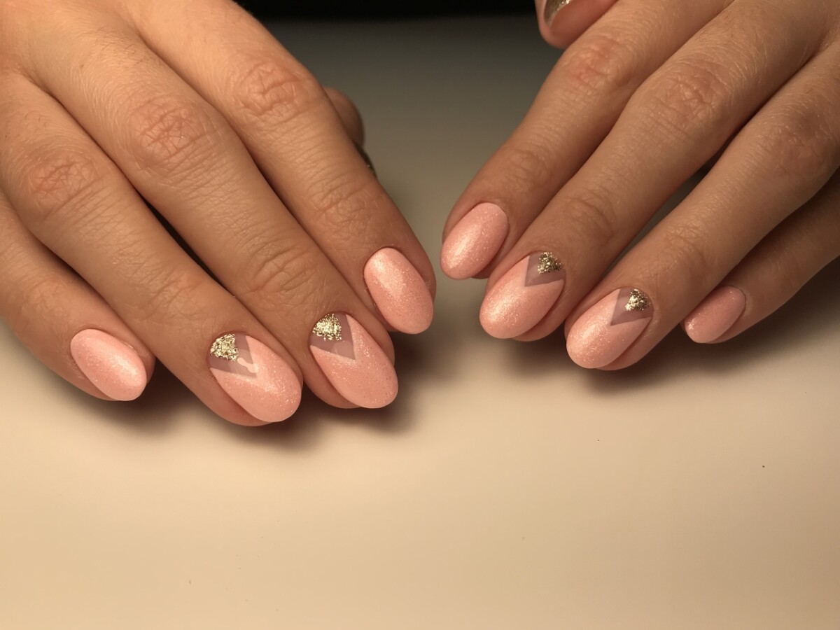 Tendências de unhas para festas de fim de ano: o brilho do rose gold