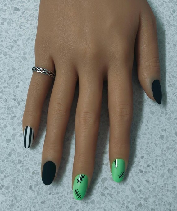 Guia Completo: Como Fazer Unhas Listradas Perfeitas em Casa