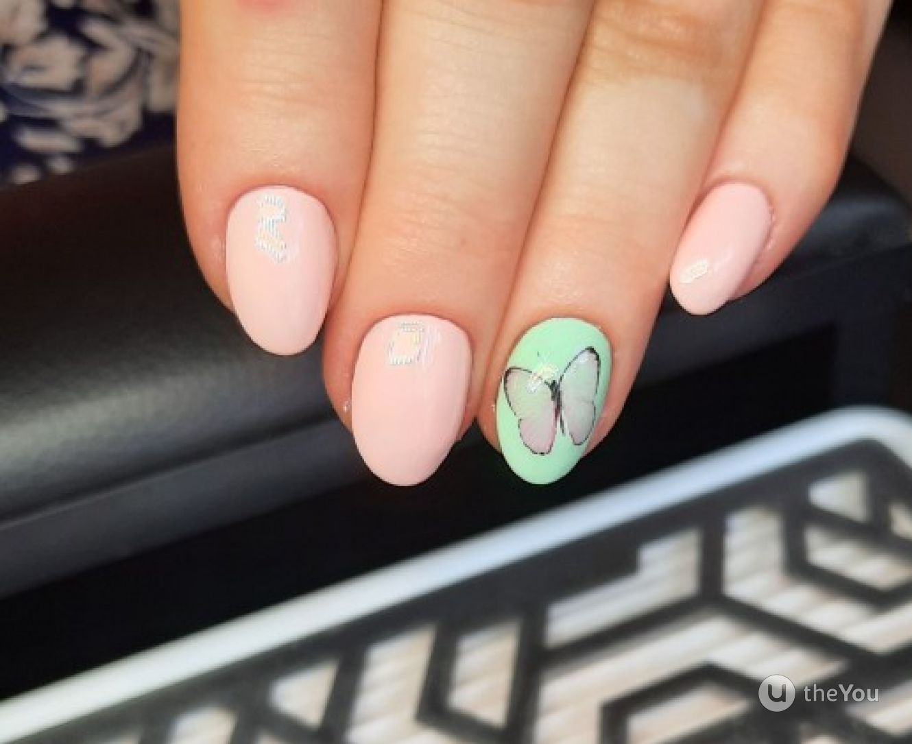 unhas decoradas com borboletas