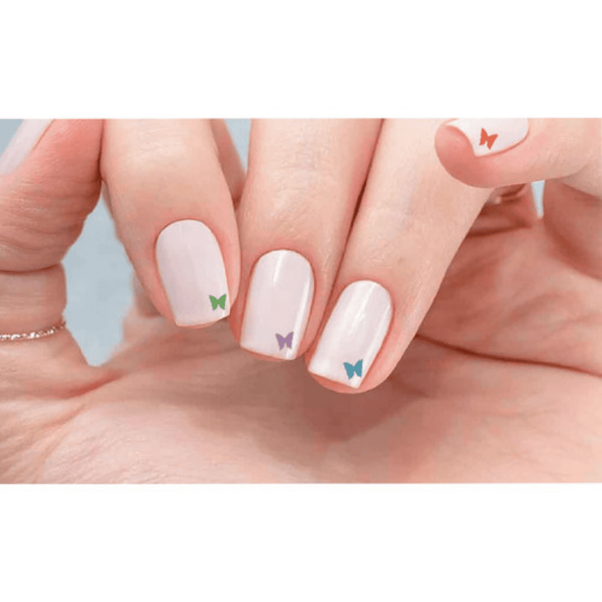 unhas decoradas com borboletas