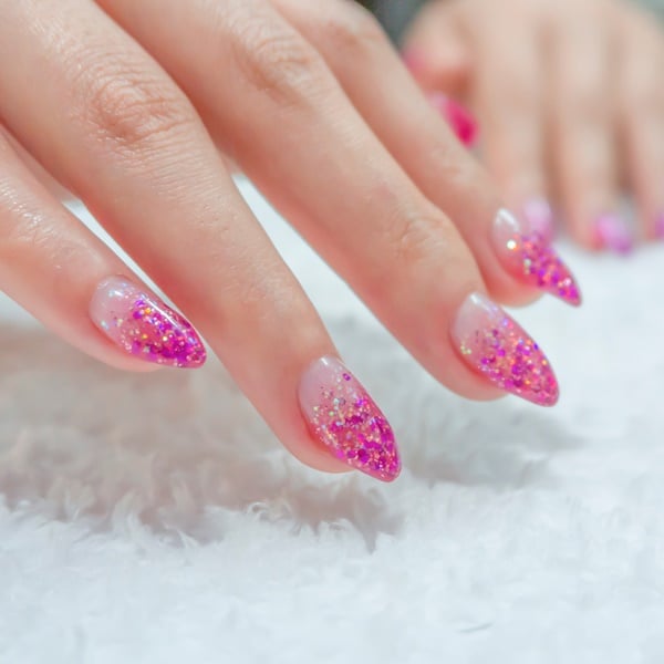 inspiração unhas decoradas brilho sutil