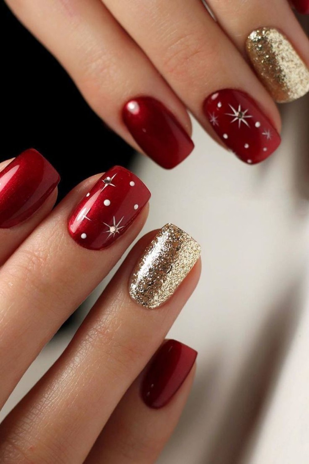 As Cores de Esmalte Mais Elegantes para o Natal 2025