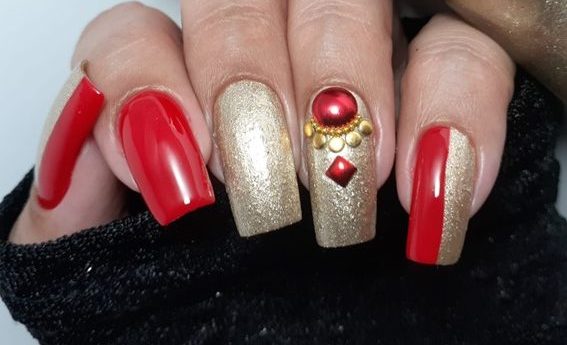 Unhas Curtas para o Natal: Estilo e Praticidade