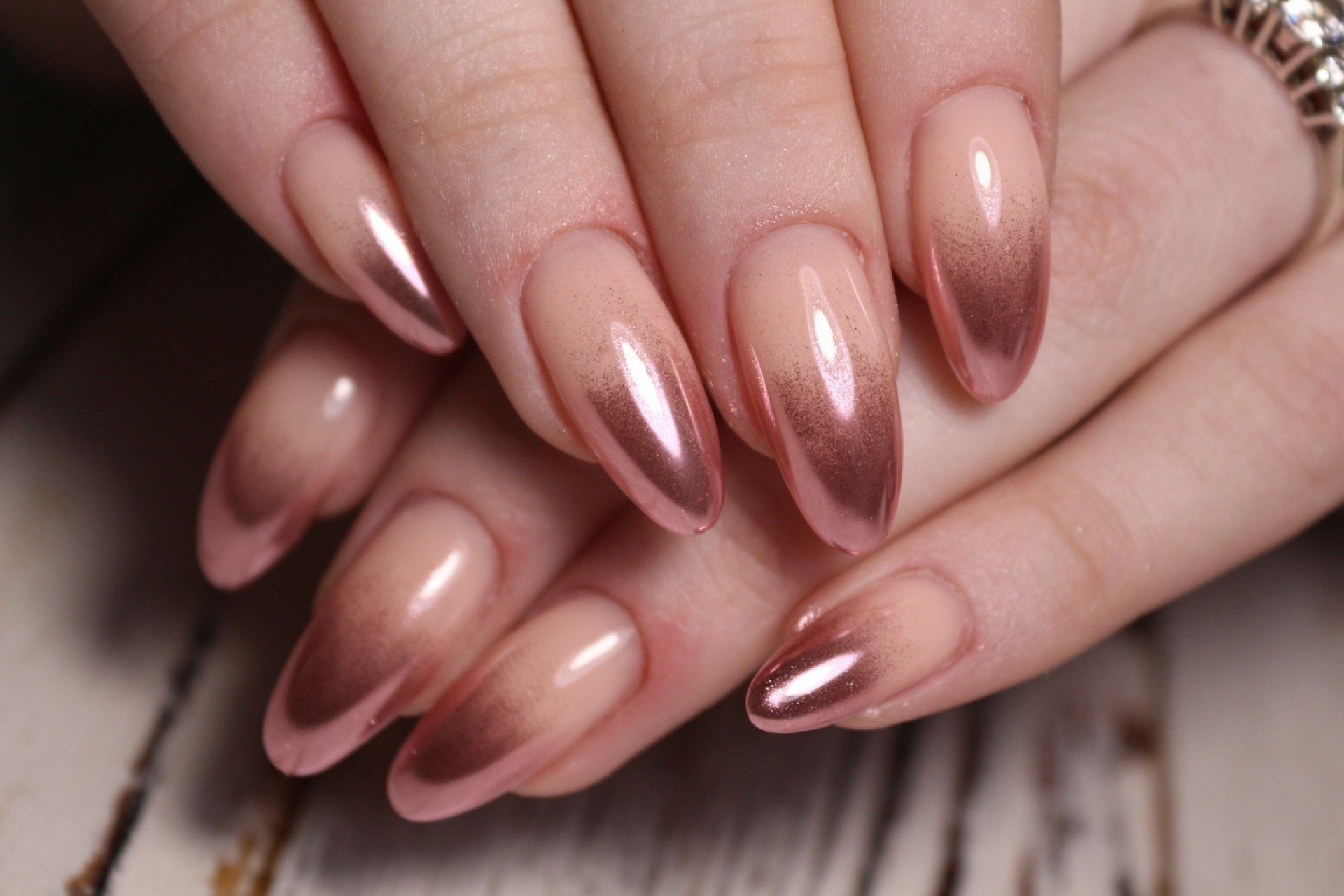 Unhas em formato amendoado: passo a passo