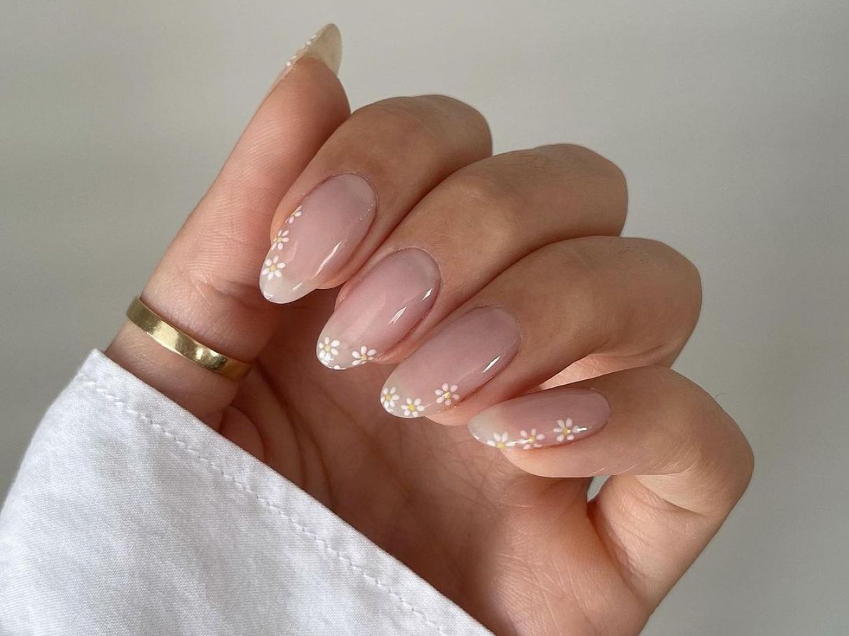 unhas delicadas e elegantes