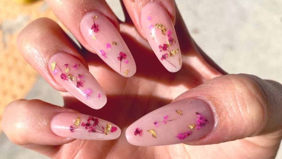 Unhas Encapsuladas com Flores Secas: Passo a Passo e Inspirações