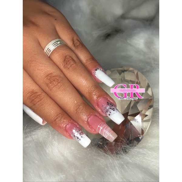 Dicas de Aplicação e Cuidados para Aumentar a Durabilidade das Suas Unhas Postiças