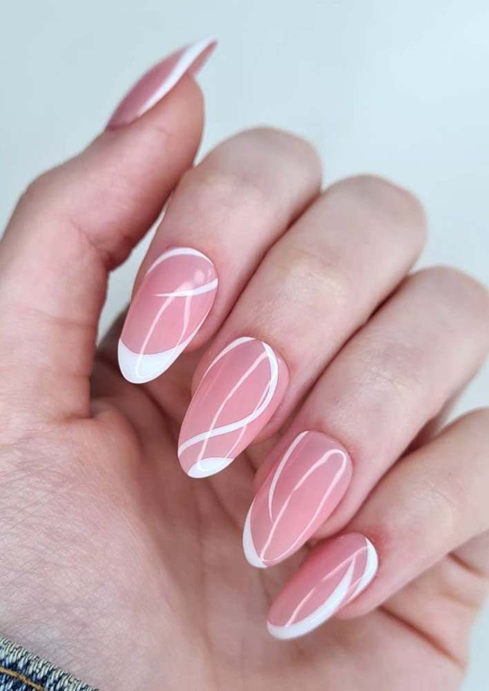 Unhas Postiças Soft Gel vs. Autocolantes: Qual a Melhor Opção?