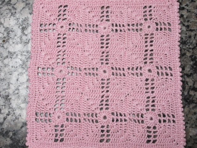 Guia Completo: Como Bloquear Seus Quadrados de Crochê para um Acabamento Impecável