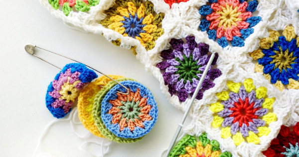 Guia Completo: Como Bloquear Seus Quadrados de Crochê para um Acabamento Impecável