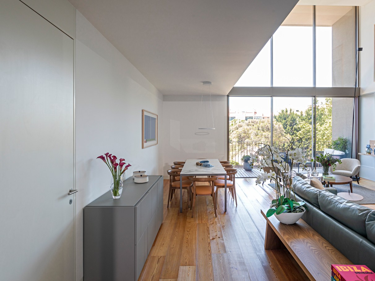 Como escolher a iluminação ideal para pé direito duplo