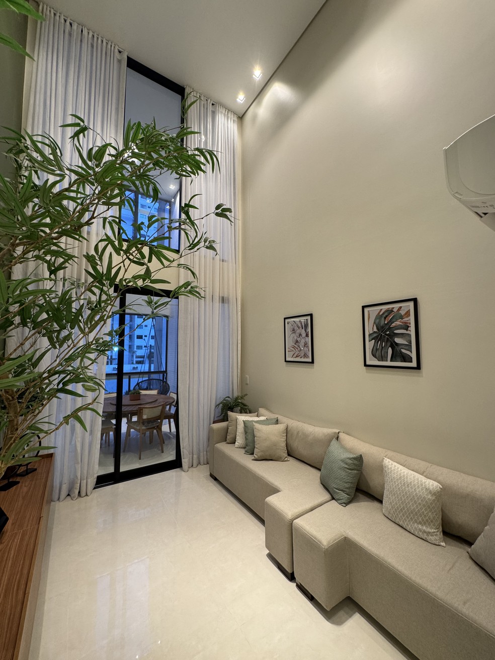 Integração de varanda e sala: tendências e dicas