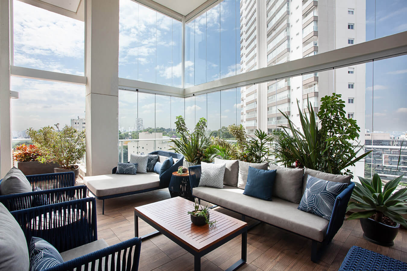 5 ideias de revestimentos para valorizar paredes altas