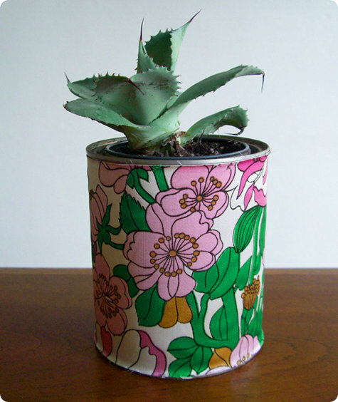 Técnicas de Pintura para Reciclar Latas e Vidros