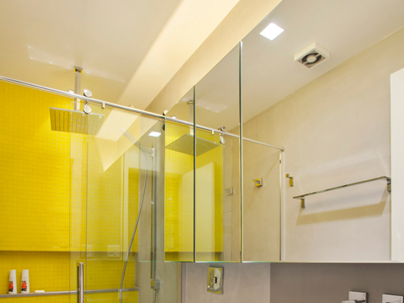 como ventilar banheiro sem janela